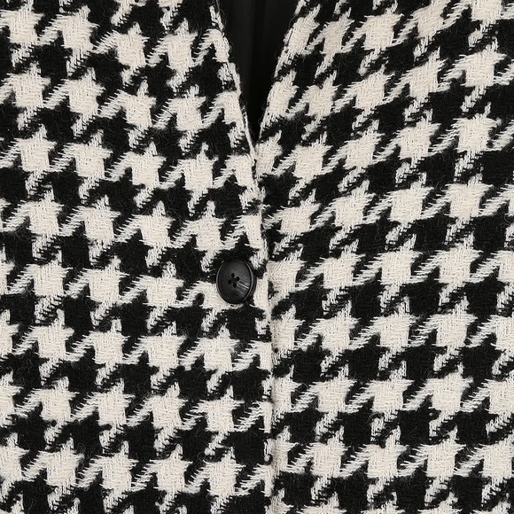 *SOLD* Blank NYC Black and White Houndstooth Cocoon Coat - Picture 2 of 6